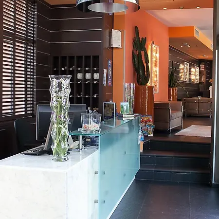 Otel Aurora 3*