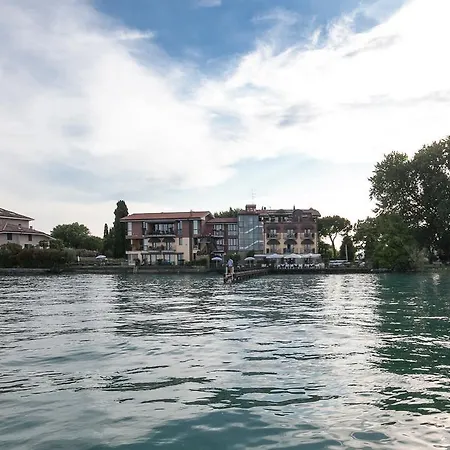 Aurora Otel 3*