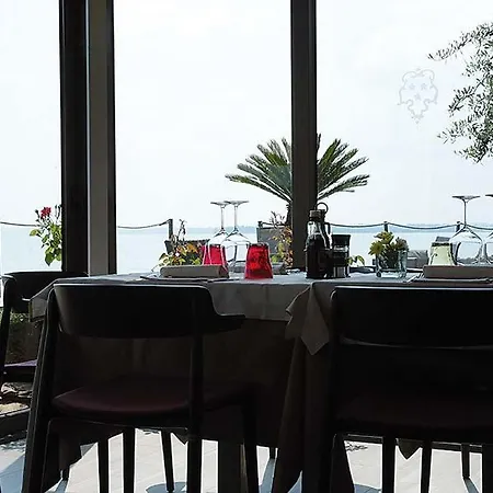 Otel Aurora 3*